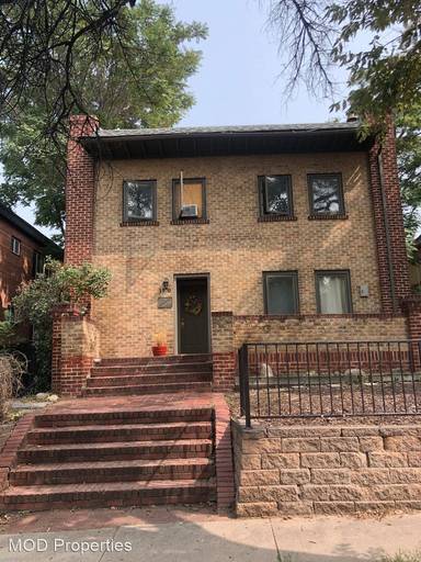 Main picture of 1570 Detroit St