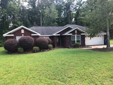 Main picture of 107 Oak Cir