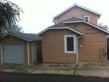 Main picture of 916 N Montgomery Ave