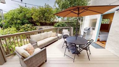 Main picture of 1008 E Ave
