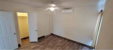 Main picture of 563 S 1st Ave