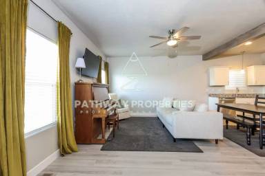 Main picture of 3818 E Cunninghill Dr