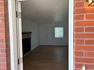 Main picture of 1051 Washington St
