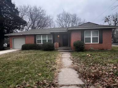 Main picture of 400 N Church St