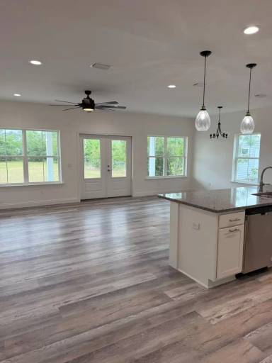 Main picture of 913 Plantation Dr