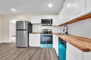 Main picture of 220 Kay Ln