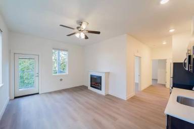 Main picture of 1600 SE Lava Dr