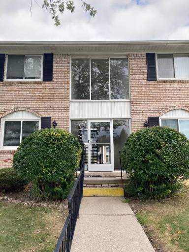 Main picture of 14181 Ivanhoe Dr