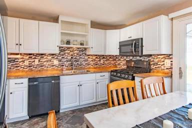 Main picture of 2163 Hemlock Dr