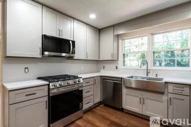Main picture of 4718 Rembert Dr