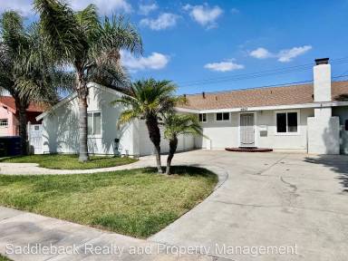 Main picture of 5853 Los Nietos St