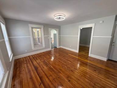 Main picture of 319 Cedar St