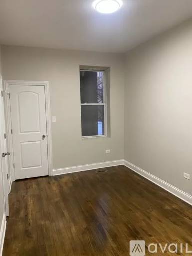 Main picture of 6910 S Michigan Ave