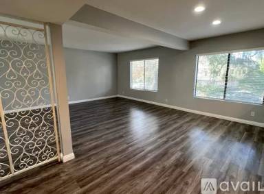 Main picture of 4700 Natick Ave