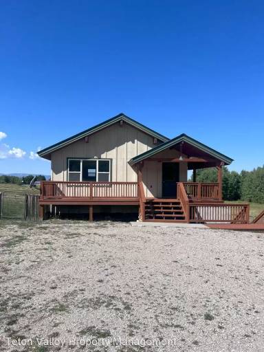 Main picture of 345 E Bustle Creek Dr