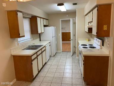 Main picture of 1633 Twin Oak Dr E