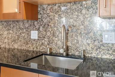 Main picture of 403 Piccadilly Pl
