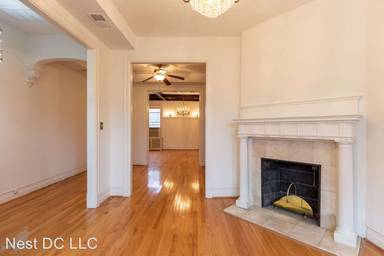 Main picture of 1821 Kilbourne Pl NW