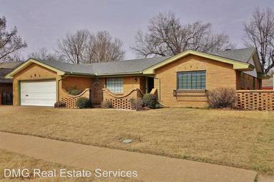 Main picture of 101 SW 98th St