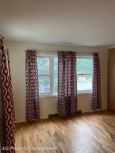 Main picture of 904 W Lamme St
