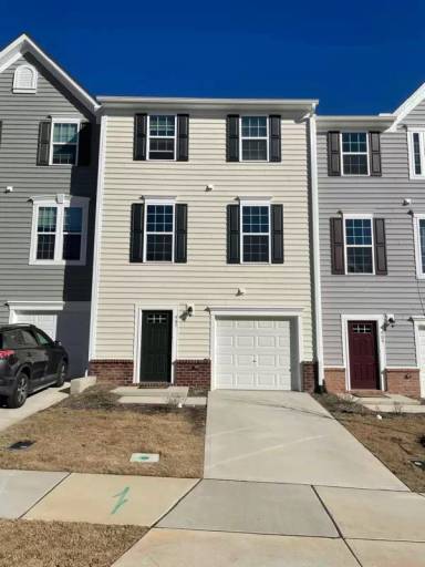 Main picture of 907 Romeria Dr