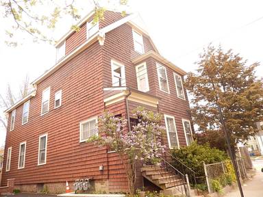 Main picture of 20 Mossland St