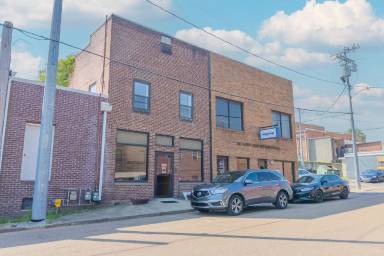 Main picture of 39 S Jackson Ave
