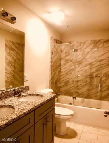 Main picture of 4620 S Lake Park Ave