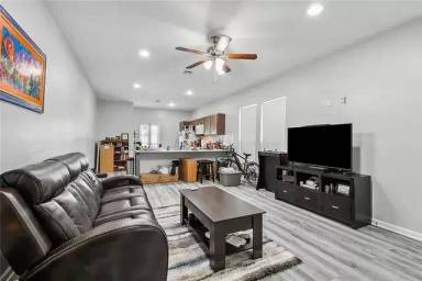 Main picture of 3703 Derbigny St