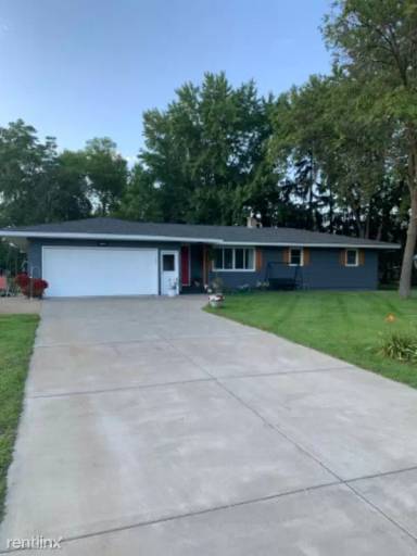 Main picture of 5855 Glenview Ln