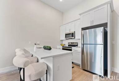 Main picture of 58 River St