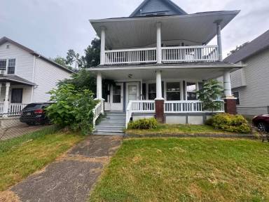 Main picture of 10602 Earle Ave