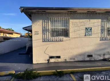 Main picture of 2410 NW 34th St