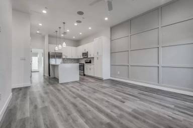 Main picture of 1186 Blossom Point St