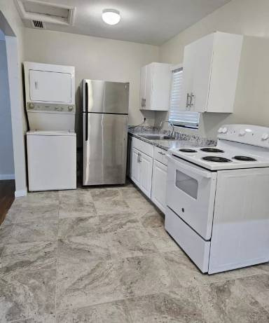 Main picture of 1325 S Casino Center Blvd