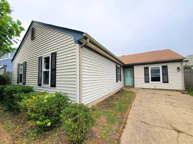 Main picture of 640 Aylesbury Dr