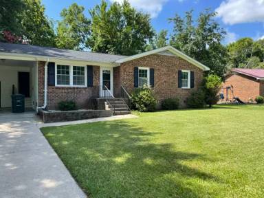 Main picture of 306 Millbrook St