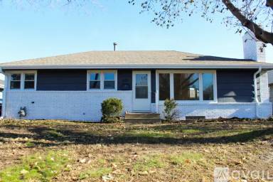 Main picture of 6211 Thomas Ave S