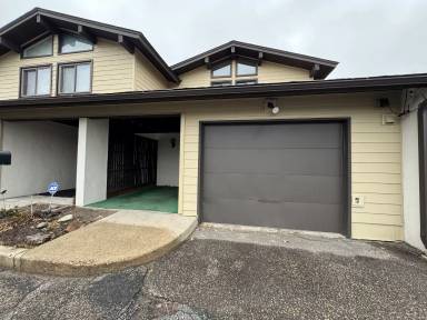 Main picture of 1714 McKnight Ln