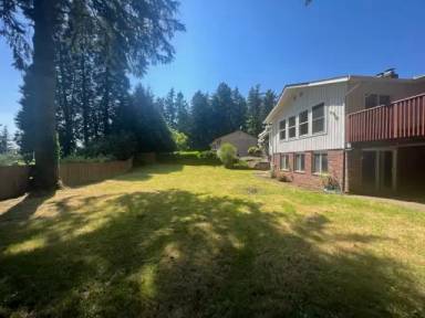 Main picture of 1915 SE 101st Ave