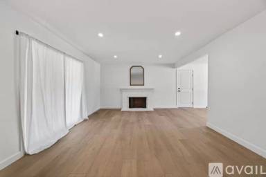 Main picture of 2864 Calle Quebracho