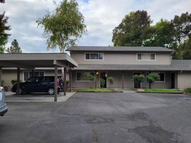 Main picture of Grants Pass - N Hill Dr, 2152 NW - B