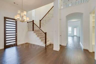 Main picture of 9001 Violet Dr