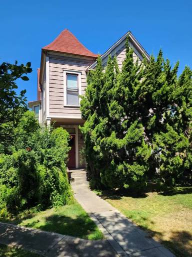 Main picture of 166 D Ave