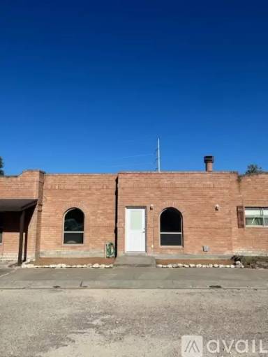 Main picture of 920 E Escondido Rd