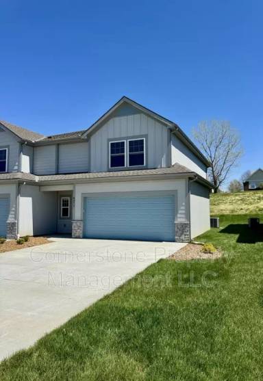 Main picture of 8371 Valley Spring Dr