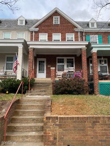 Main picture of 3911 Benton St NW