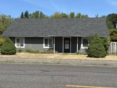 Main picture of 2674 Columbia Blvd
