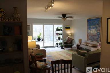 Main picture of 301 Willow Dr