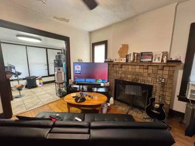 Main picture of 312 W Springfield Ave